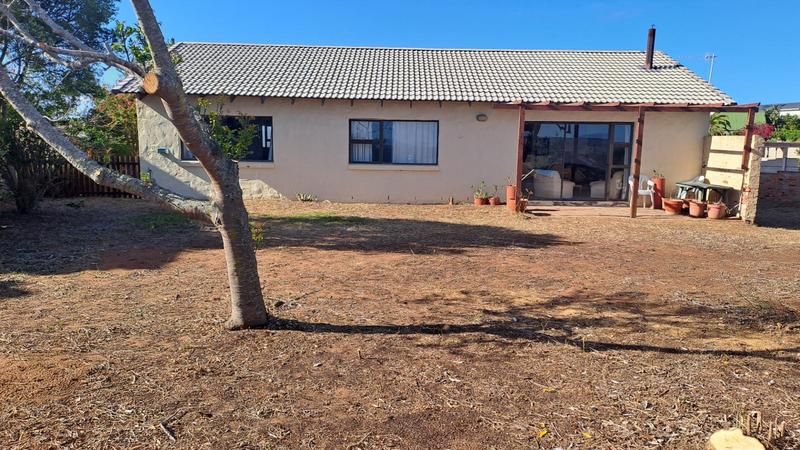 2 Bedroom Property for Sale in Stilbaai Wes Western Cape